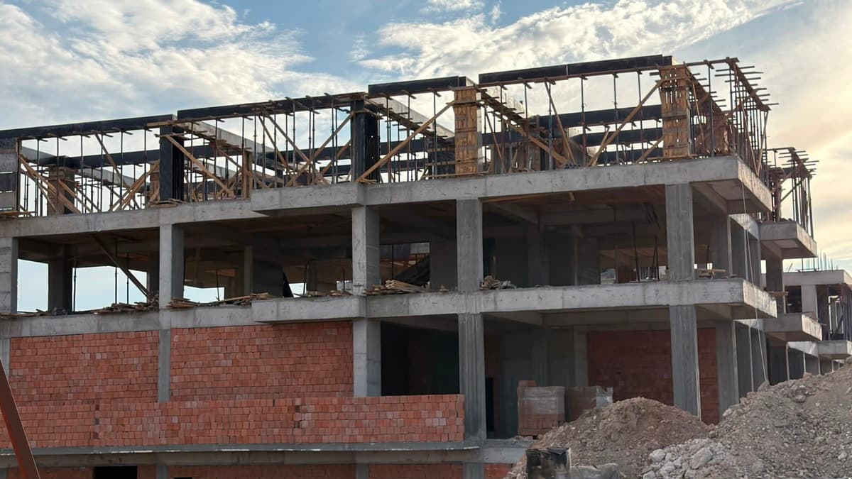 İnşaat iskelesinden düşen işçi yaşamını yitirdi