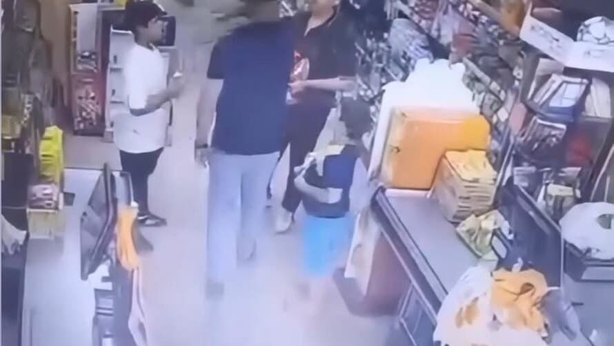 Market çalışanı, uyarı sonrası saldırıya uğradı