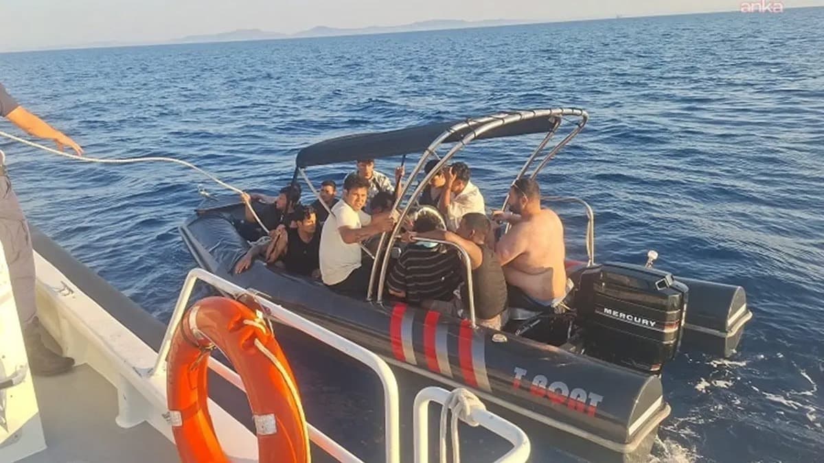 İzmir açıklarında 51 düzensiz göçmen yakalandı