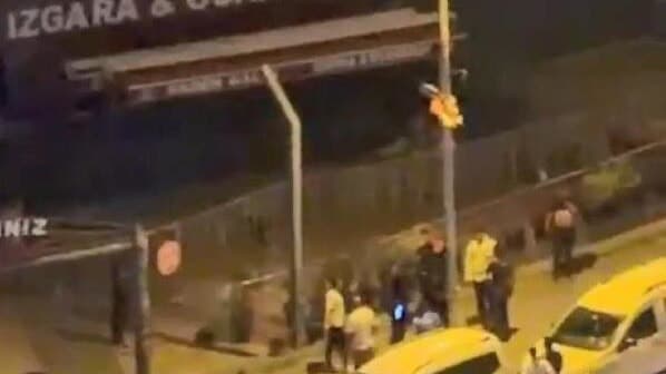 Esenyurt'ta sokakta bir genci dövdüler