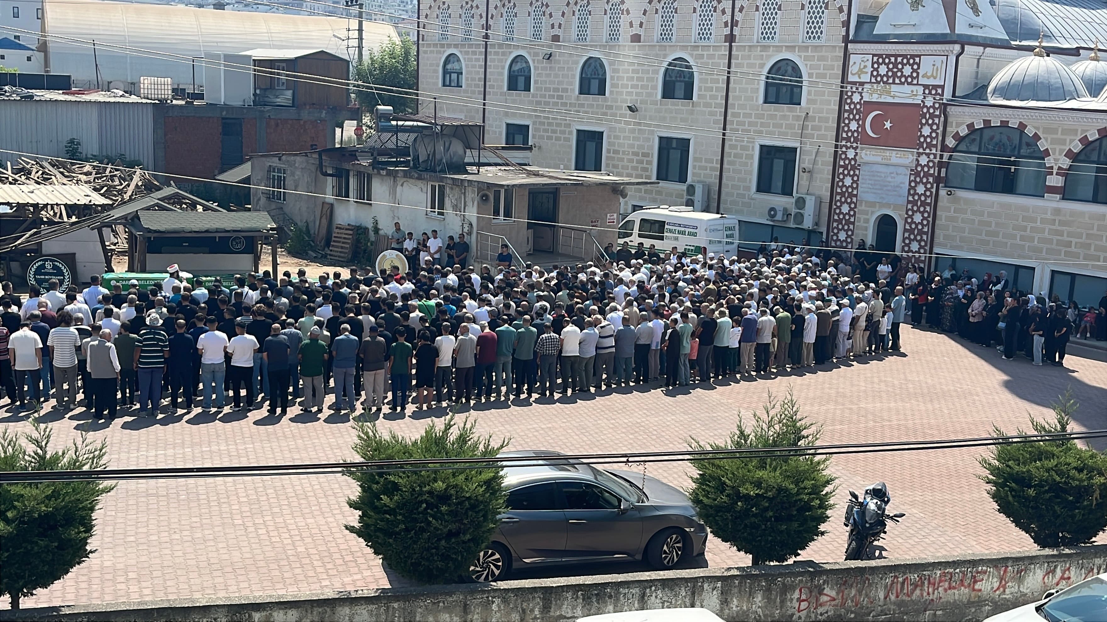 Kocaeli'de boğulan üç kardeşin cenazesi defnedildi