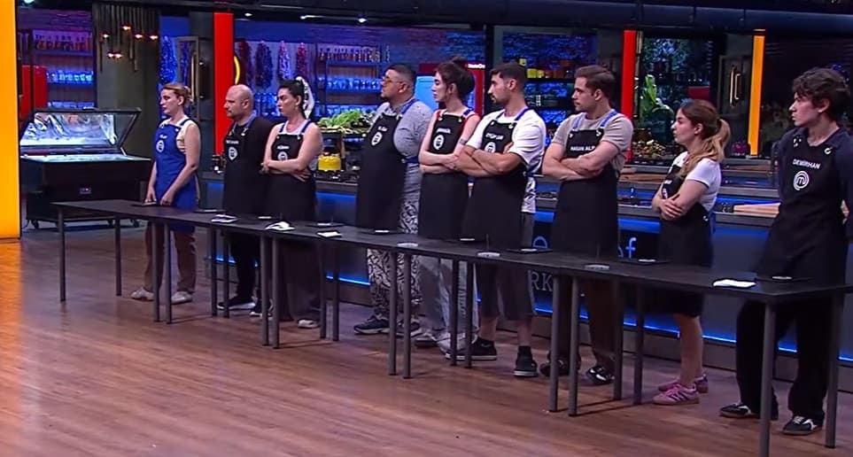 MasterChef Türkiye'de ilk eleme adayları ve dokunulmazlık kazanan takım belirlendi.