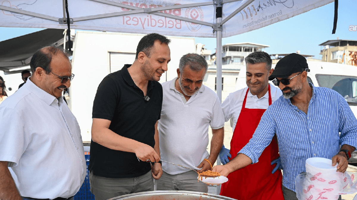 Bornova'da İlk Hasat Coşkusu Yaşandı