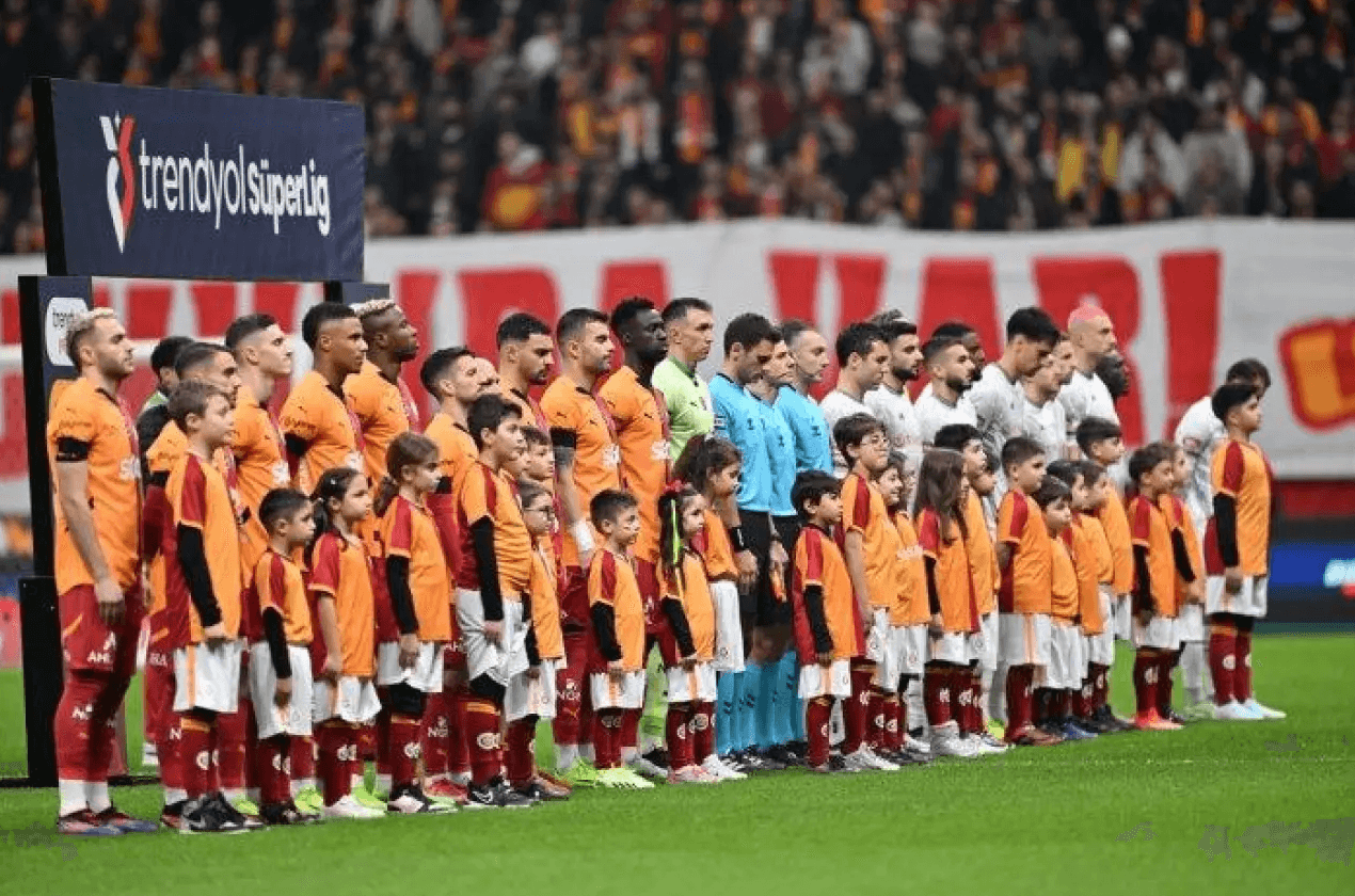 Yapay zeka Süper Lig'deki en yakışıklı futbolcuları belirledi
