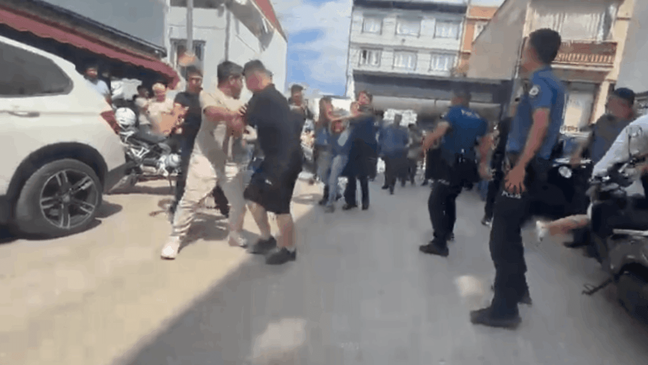 Bursa'da iki aile arasında bıçaklı kavga: Çok sayıda yaralı var