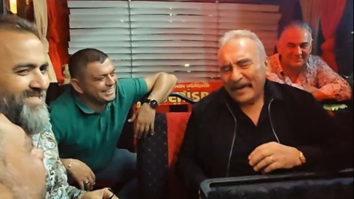 Ümit Besen, Kayseri konserine nostaljik minibüsle gitti