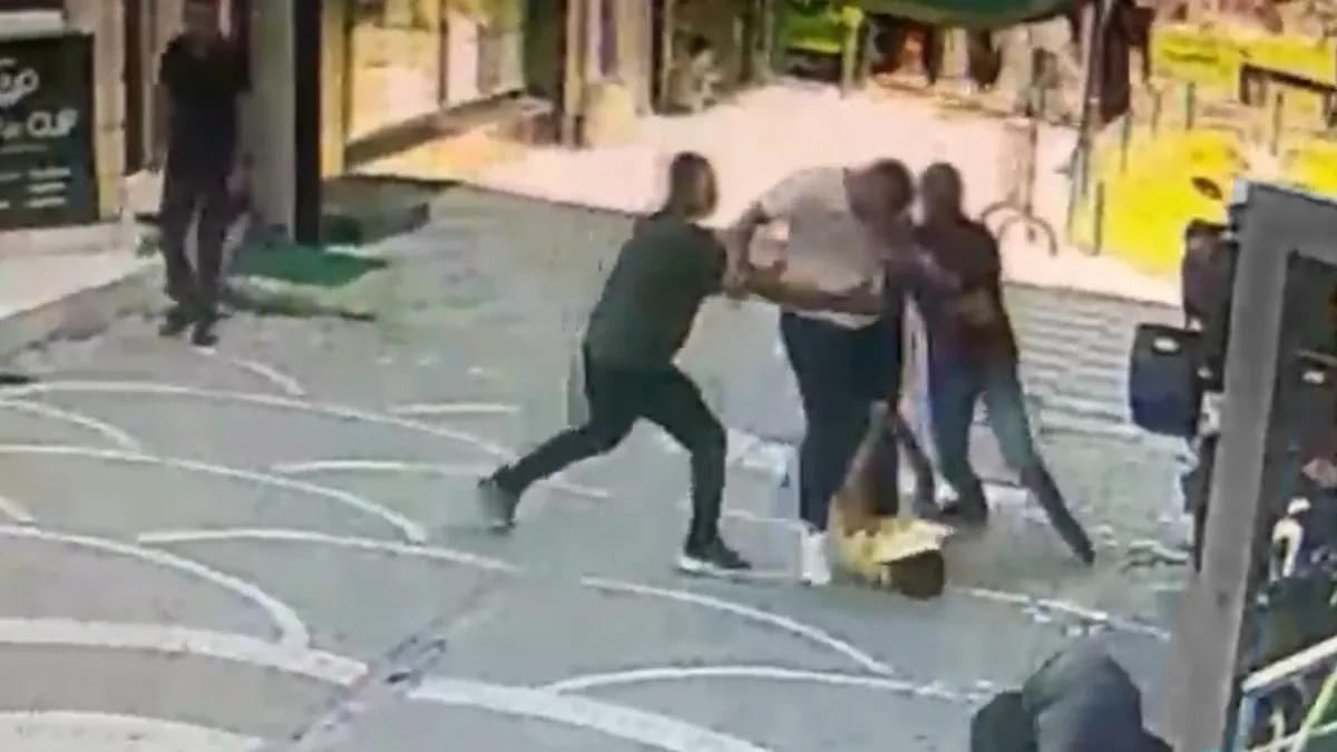 Belediye müdürü ve haritacı, mimarı darp etti