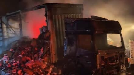 Bolu'da seyir halindeki TIR'ın motoru alev aldı