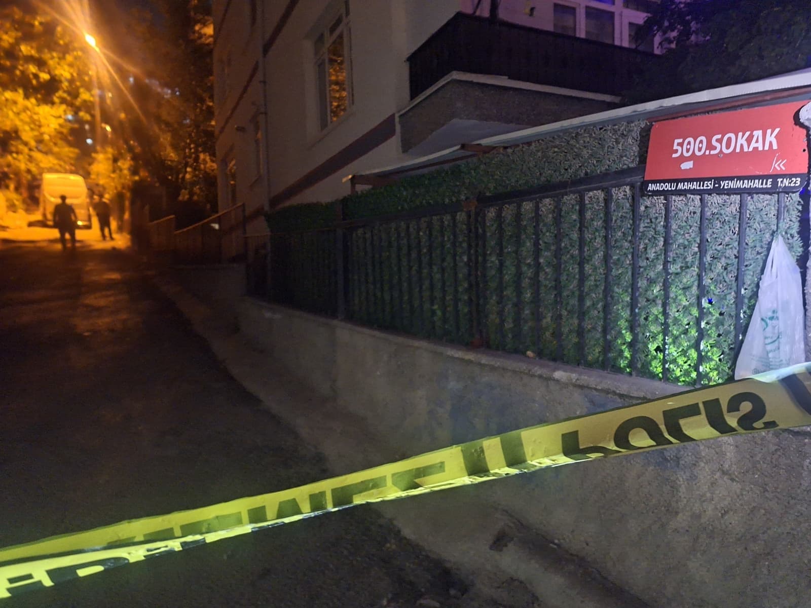 Ankara'da 2'si kardeş 3 kişi apartmanda ölü bulundu
