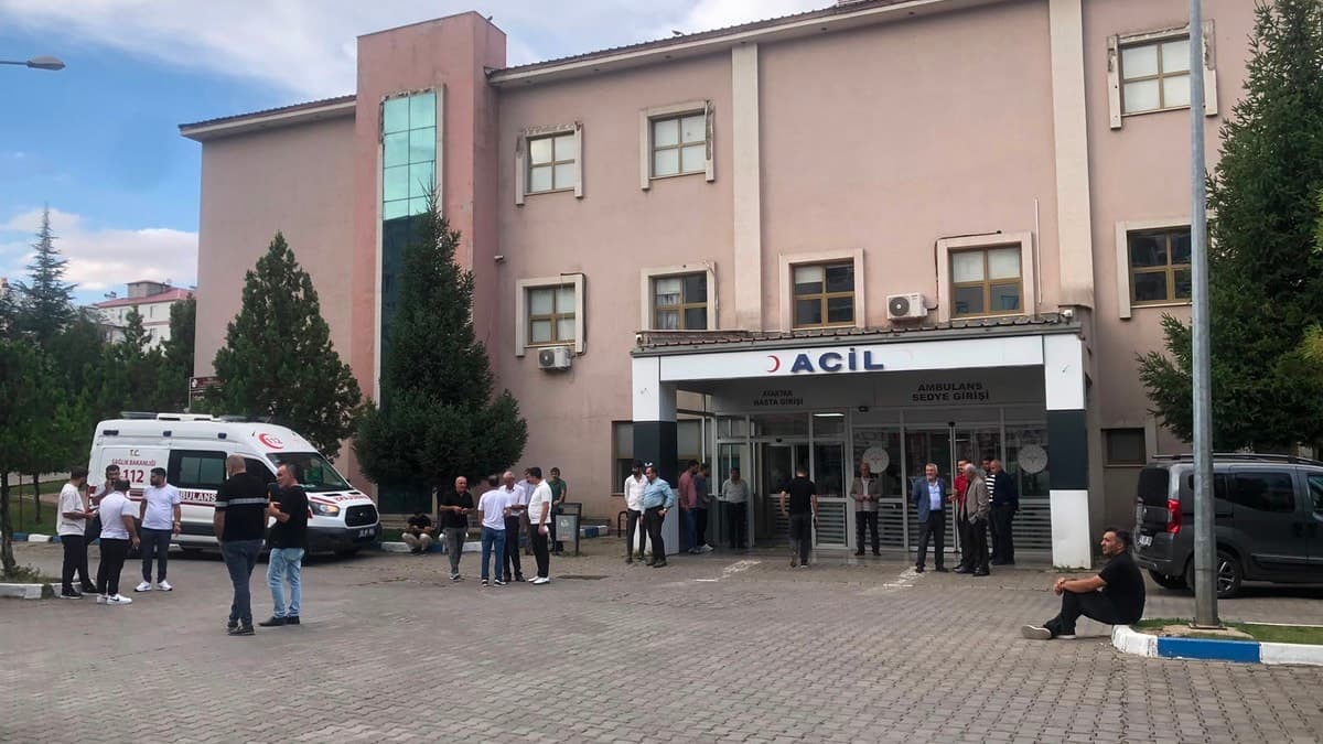 Baba, engelli oğlunu gezdirirken şarampole yuvarlandı