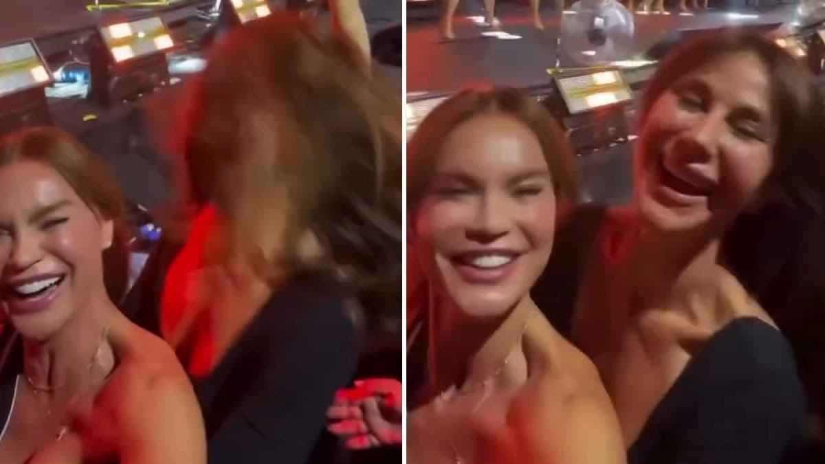 Ajda Pekkan, Demet Şener ile Harbiye Açıkhava'da konser verdi