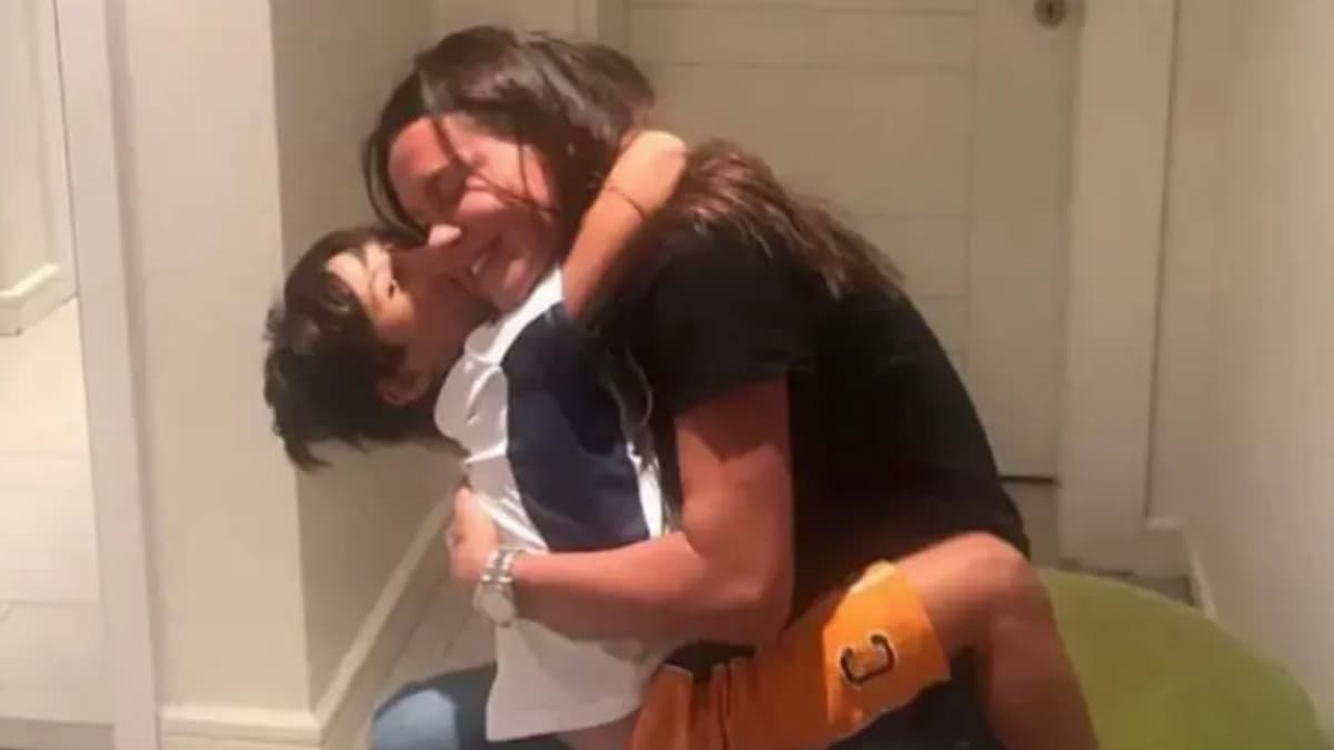 Ebru Şallı, vefat eden oğlu Pars'ı doğum gününde andı