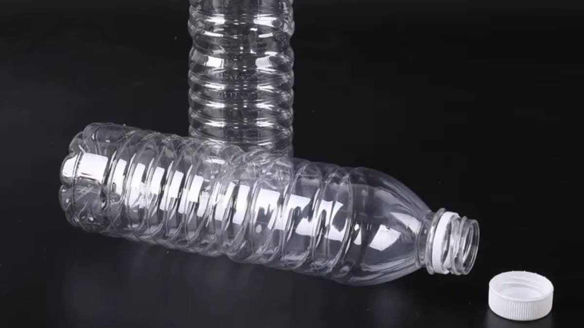 Plastik su şişelerindeki yatay çizgilerin nedeni anlaşıldı