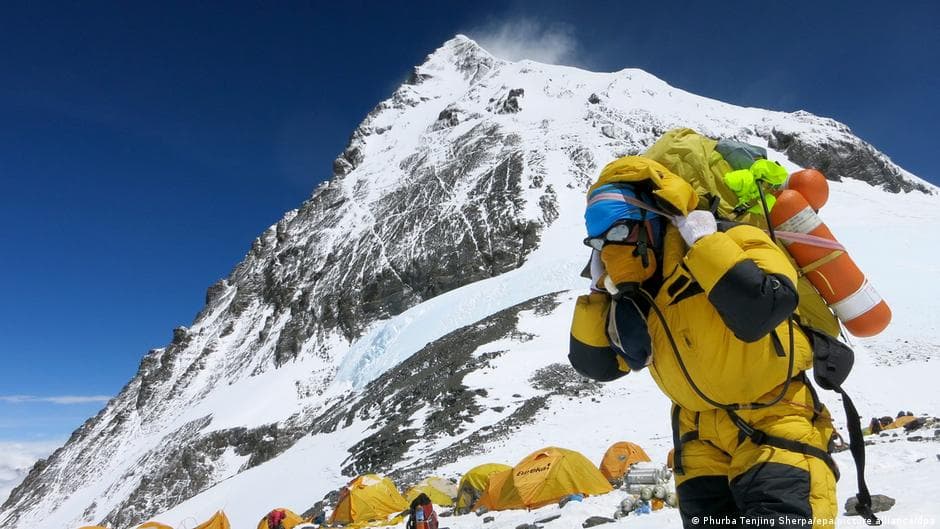 Record 275 Climbers Reach Mount Everest Summit from Nepal in One Day