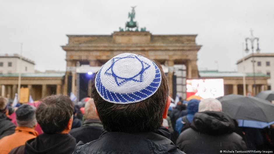 Germany Engages in Debate Over Antisemitism Allegations Against Left Party
