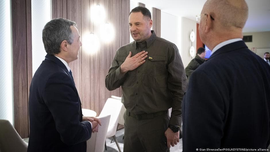 Ukrainian Court Issues Arrest Warrant for Zelenskyy Associate Andriy Yermak