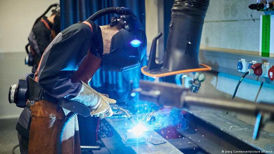 Young People Face Increased Competition for Entry-Level Jobs Amid Economic Changes