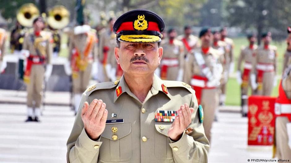 Pakistani Army Chief to Visit Tehran Amid Ongoing War Discussions