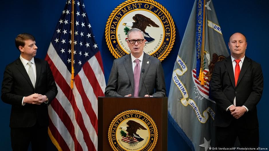 US: FBI arrests man over alleged NYE attack plot