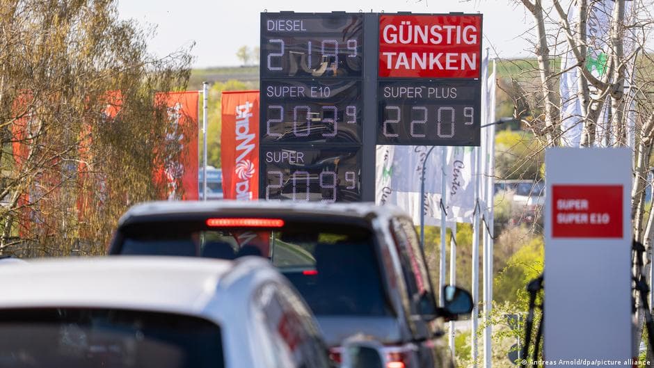 ADAC Calls for Elimination of Daily Gas Price Increase Regulation