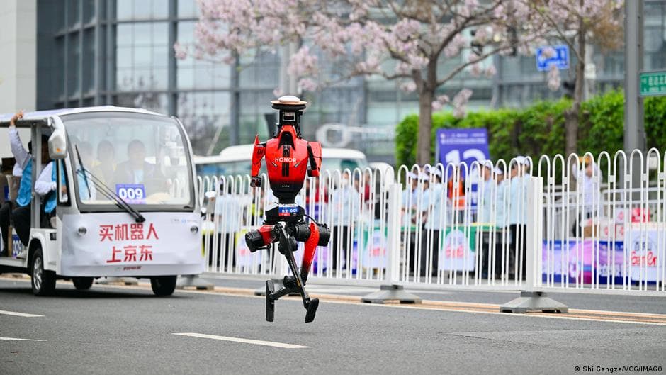 Chinese Humanoid Robot Sets New 100m Record, Surpassing Usain Bolt
