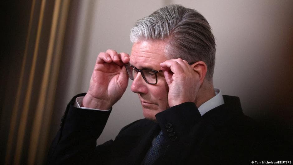 UK Politics: Starmer's Resilience Amidst Rising Populism and Farage's Anticipation