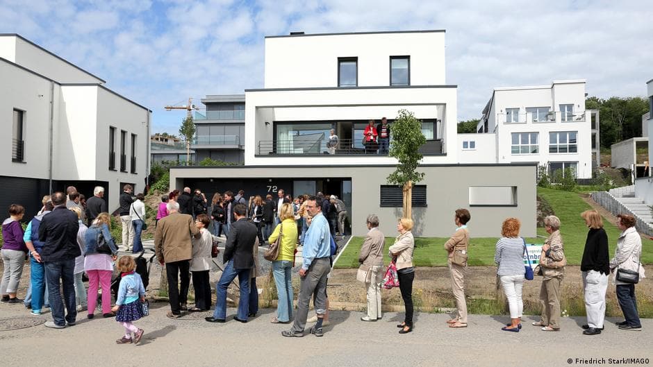 Study Reveals Immigrants Face Challenges in German Housing Market