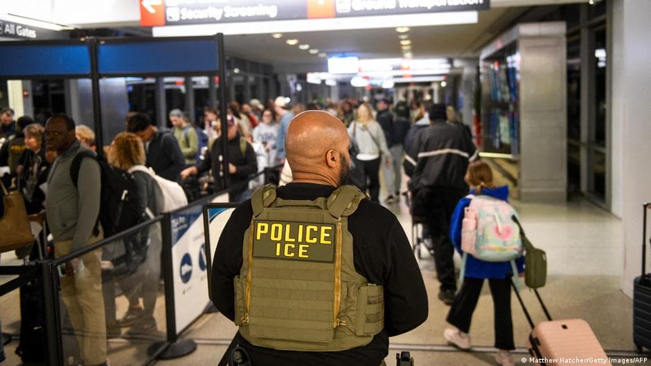 US to Stop Immigration at Airports in Sanctuary Cities