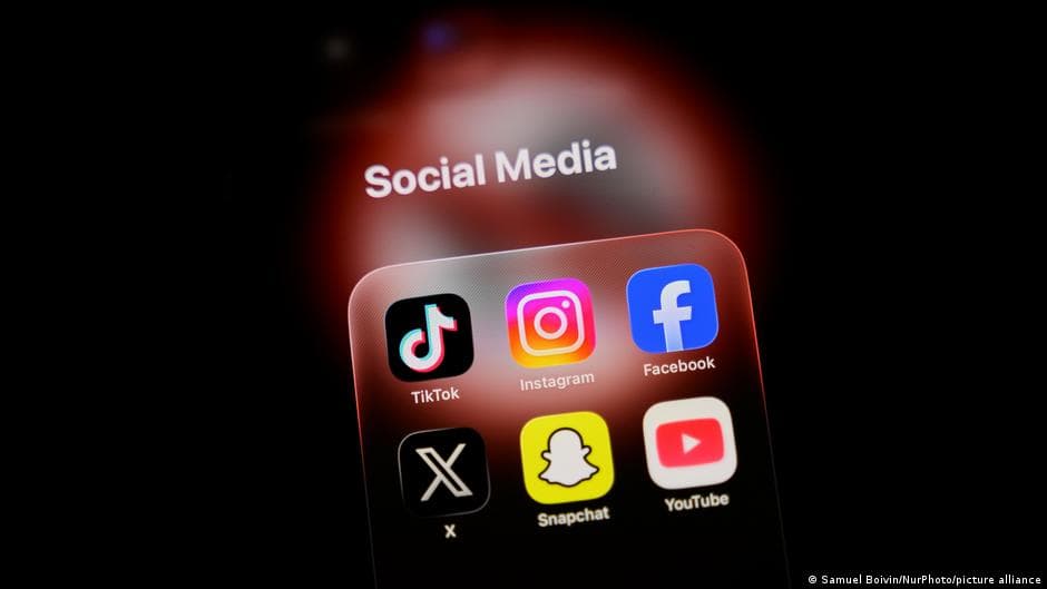 France's Constitutional Council Rejects Social Media Ban for Minors