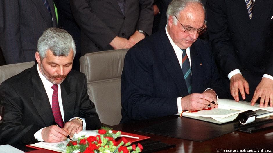 Germany and Poland Strengthen Ties Through Treaty Signed 35 Years Ago