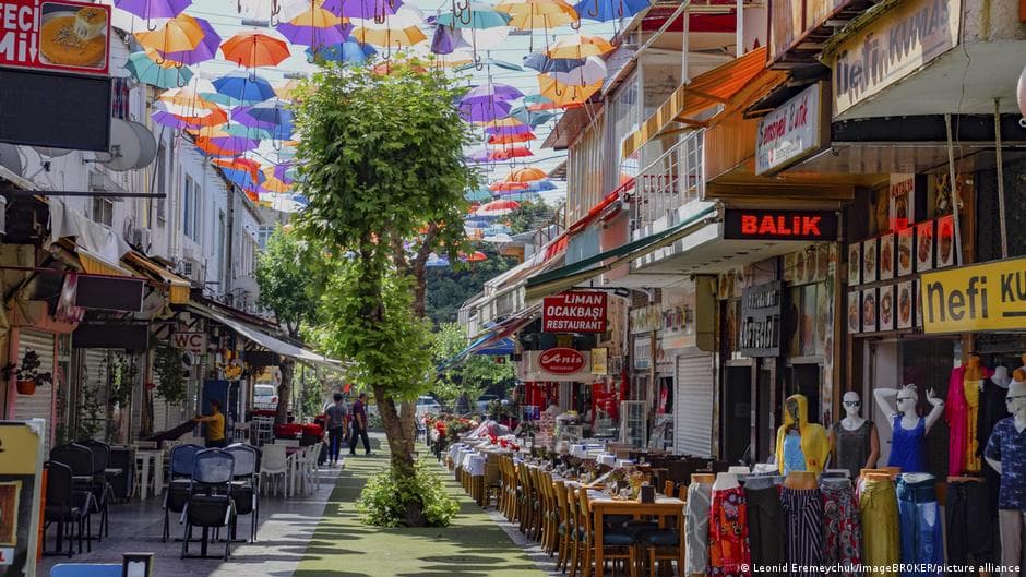 Cities Worldwide Implement Strategies to Combat Rising Temperatures