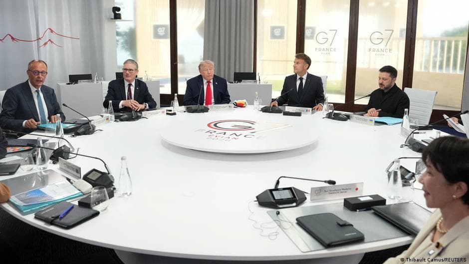 Russia and Ukraine Exchange Strikes Amid Zelenskyy's Discussions with Trump