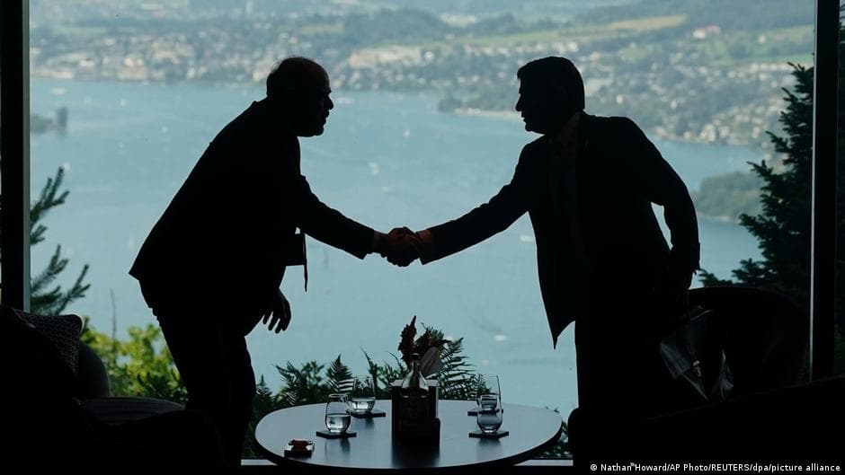 US and Iran Negotiators Announce Progress Towards Final Agreement