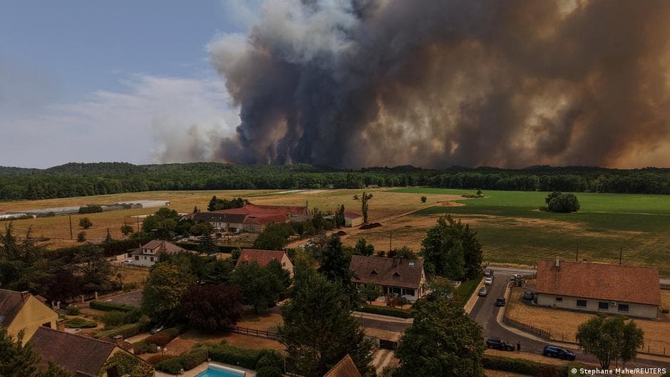 Two Arrested for Arson in Ongoing Fontainebleau Forest Fire