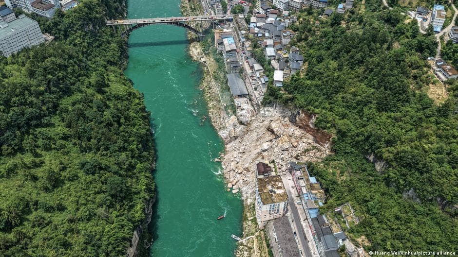 Landslide in Southwest China Buries Buildings and Traps Residents