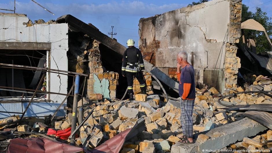 Russian Strikes in Ukraine Result in Multiple Casualties