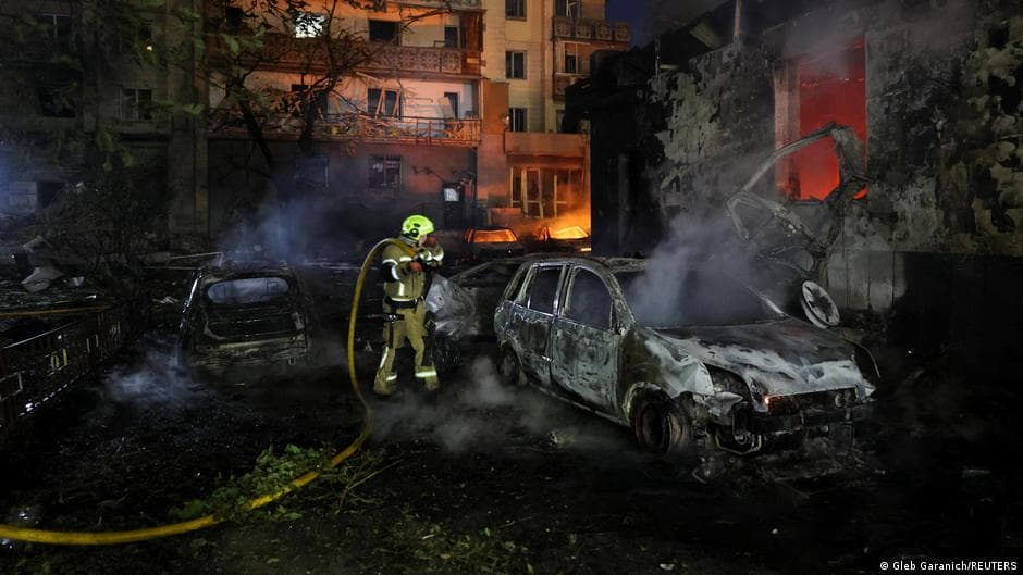 Kyiv Experiences Missile Strikes as Fires Erupt Following Russian Attack