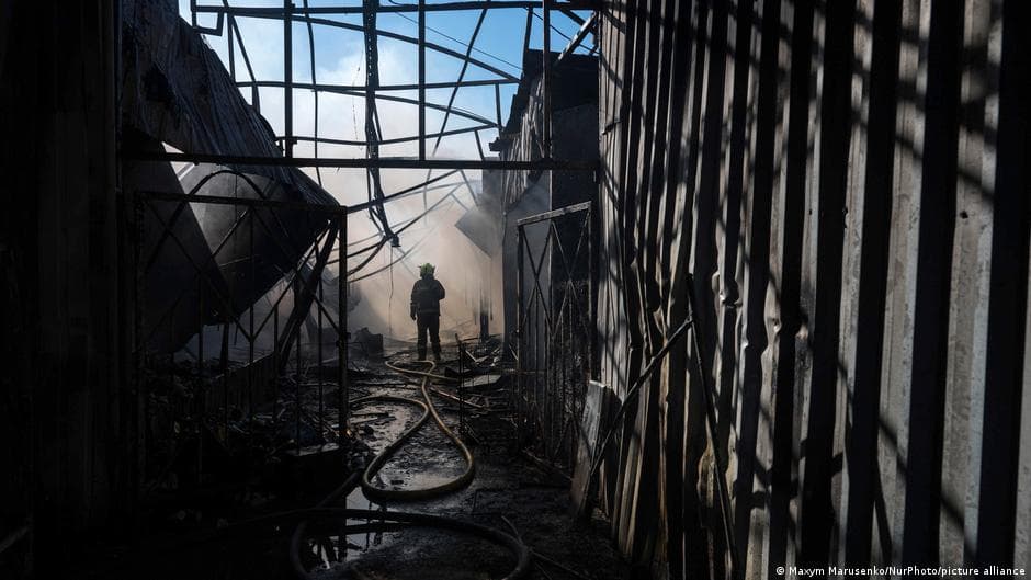 Russia Launches Deadly Missile Strikes on Kyiv, Causing Casualties