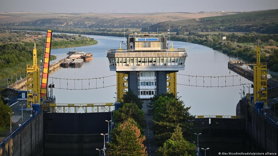 Romania Closes Nuclear Plant Due to Danube Water Shortage; Hungary Dams River