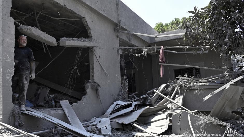Lebanon Reports 11 Fatalities from Israeli Airstrikes in Southern Villages