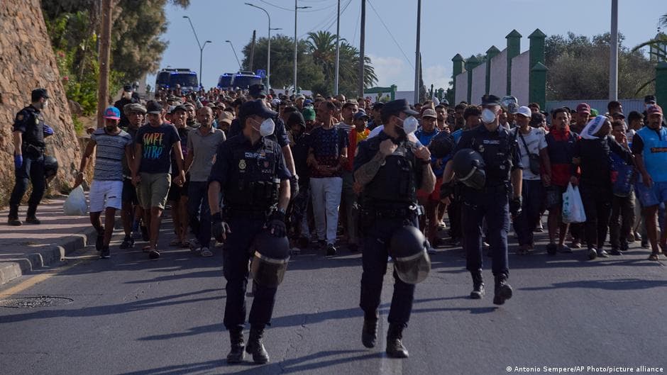 Spanish Police Detain Five Suspected Migrant Traffickers in Ceuta