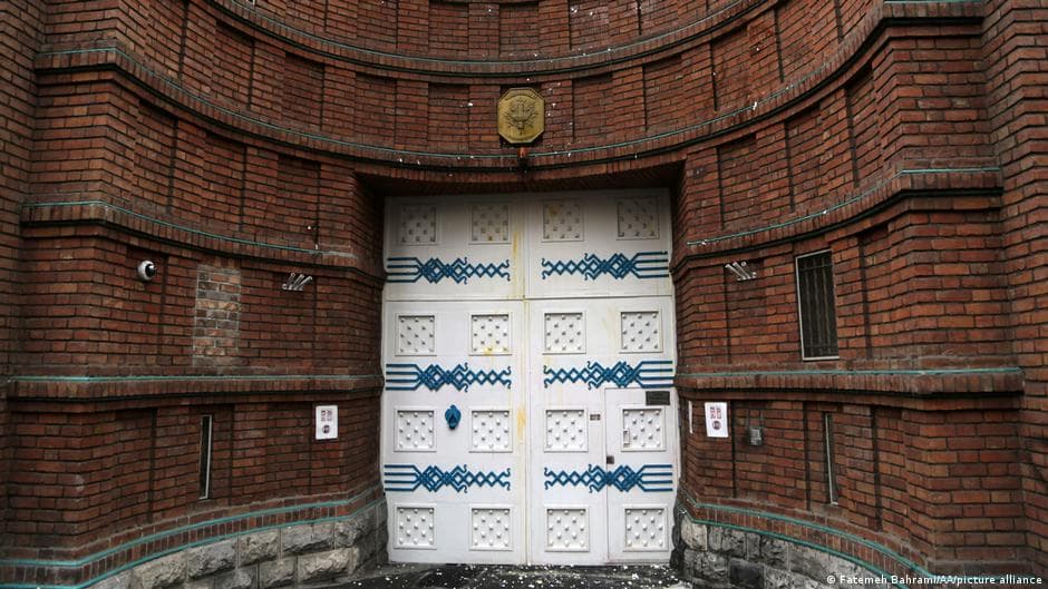 Iran Shuts Down French Language Center in Tehran; France Promises Action