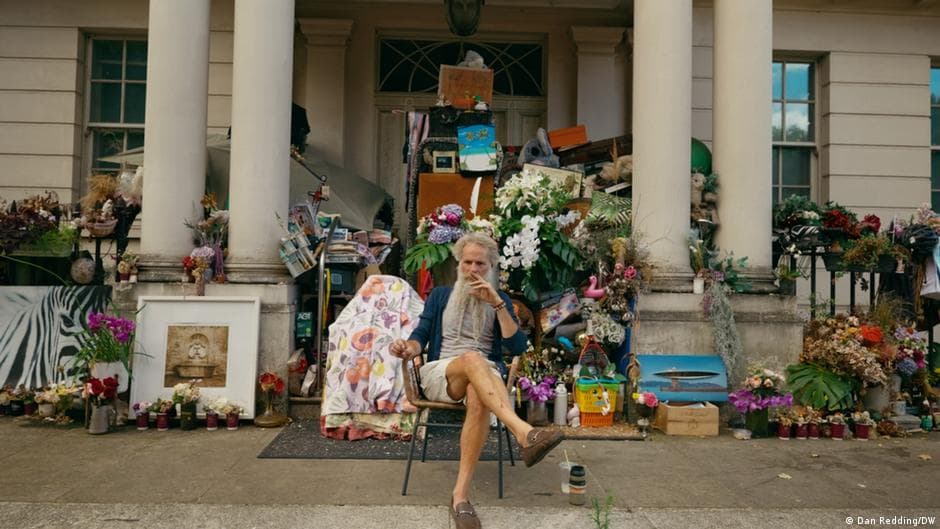 Homeless Man Resides Under Porch of London Mega-Mansion Valued at €200 Million