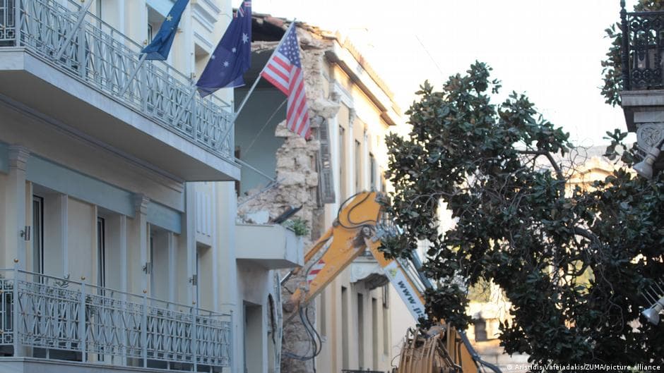 Explosion Destroys Building in Athens' Plaka Area, Several Tourists Missing