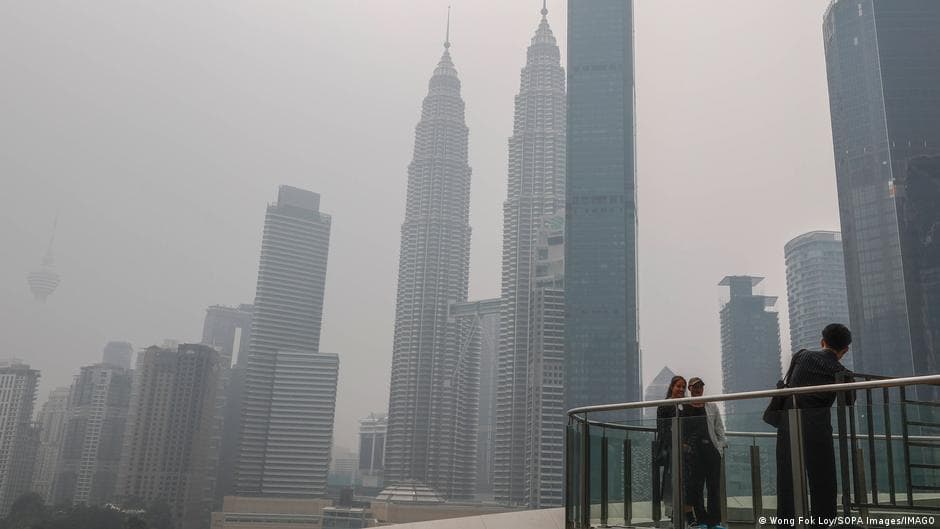 Malaysia Closes Schools Due to Toxic Haze from Indonesian Forest Fires