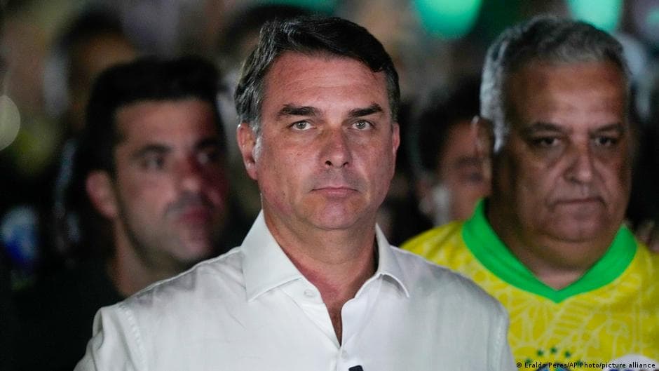 Flavio Bolsonaro Leaves Brazil for the U.S. Amid Ongoing Investigation