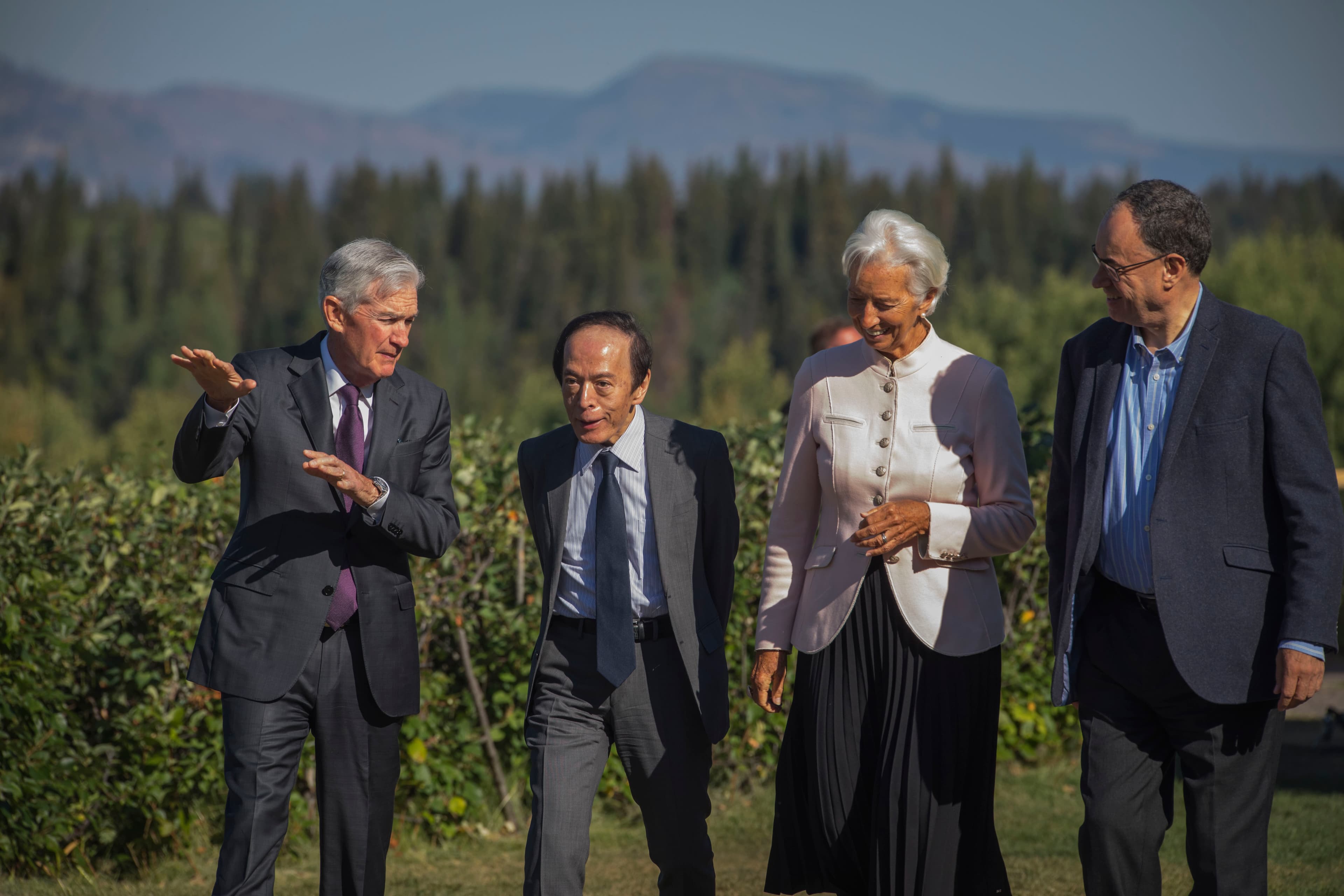 Fog of war clouds global rate cut outlook