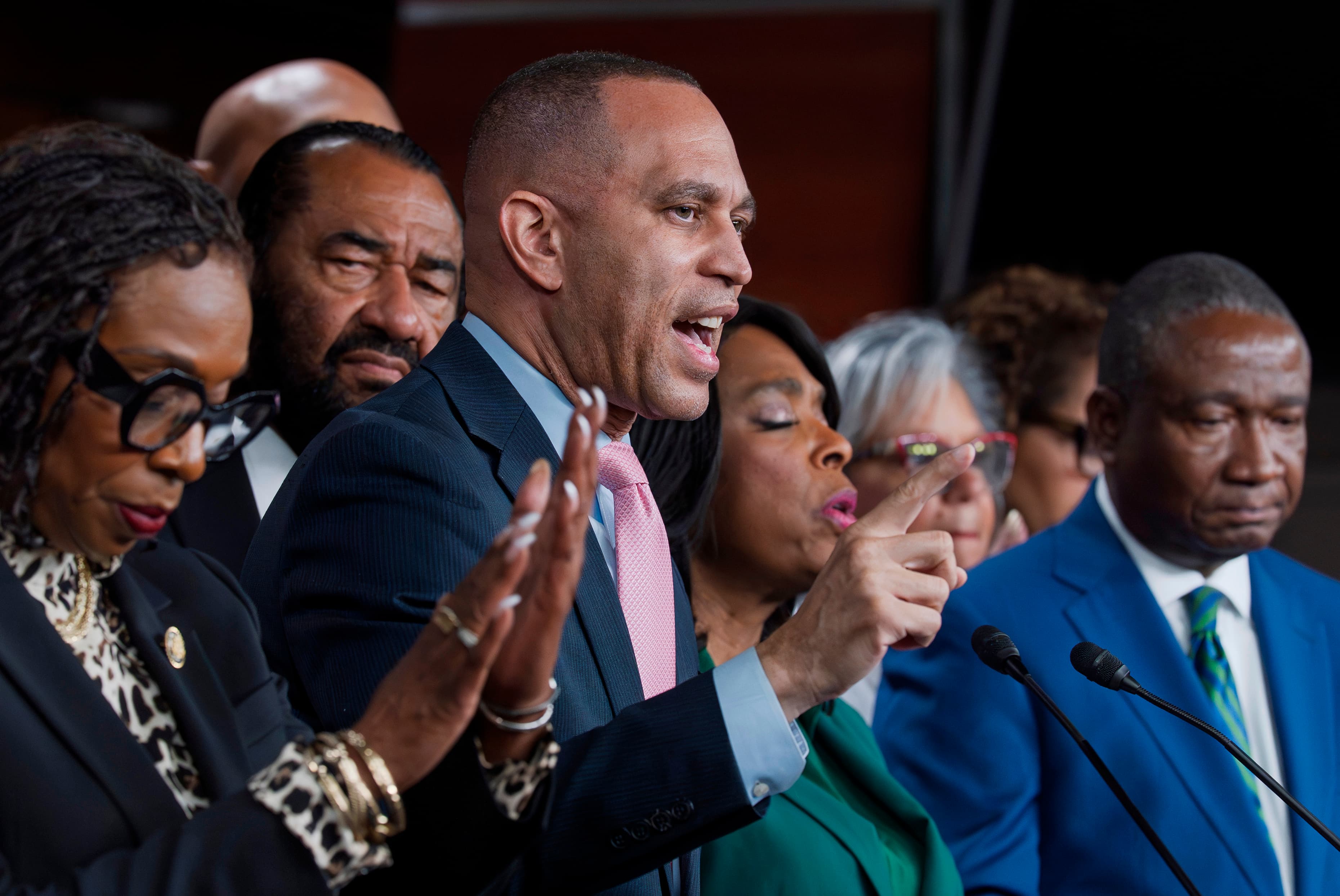 Republicans Redistrict Black Areas as Democrats Shift Midterm Strategy