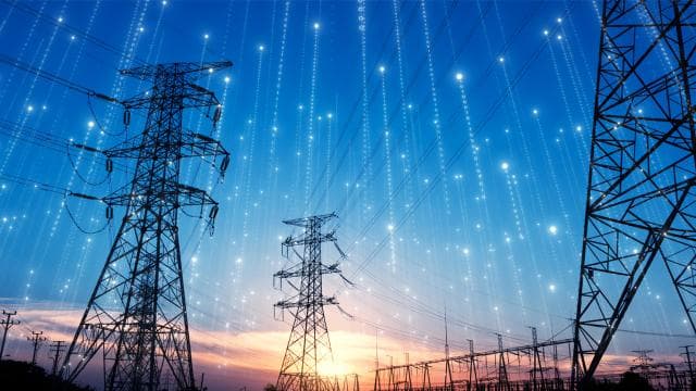 Türkiye'nin elektrik kurulu gücü 126 bin megavatı aştı