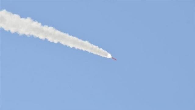 Husiler, İran saldırılarının ardından İsrail'e balistik füze fırlattı